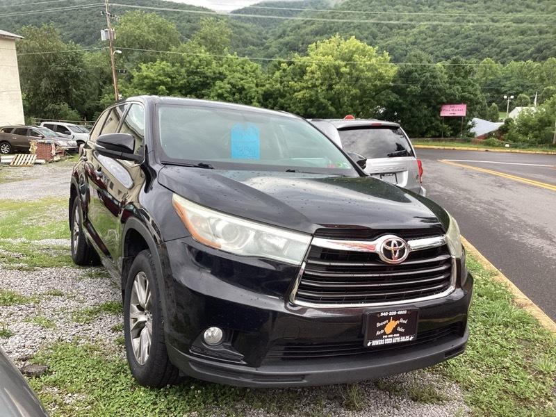 Toyota Highlander LE AWD V6 2016