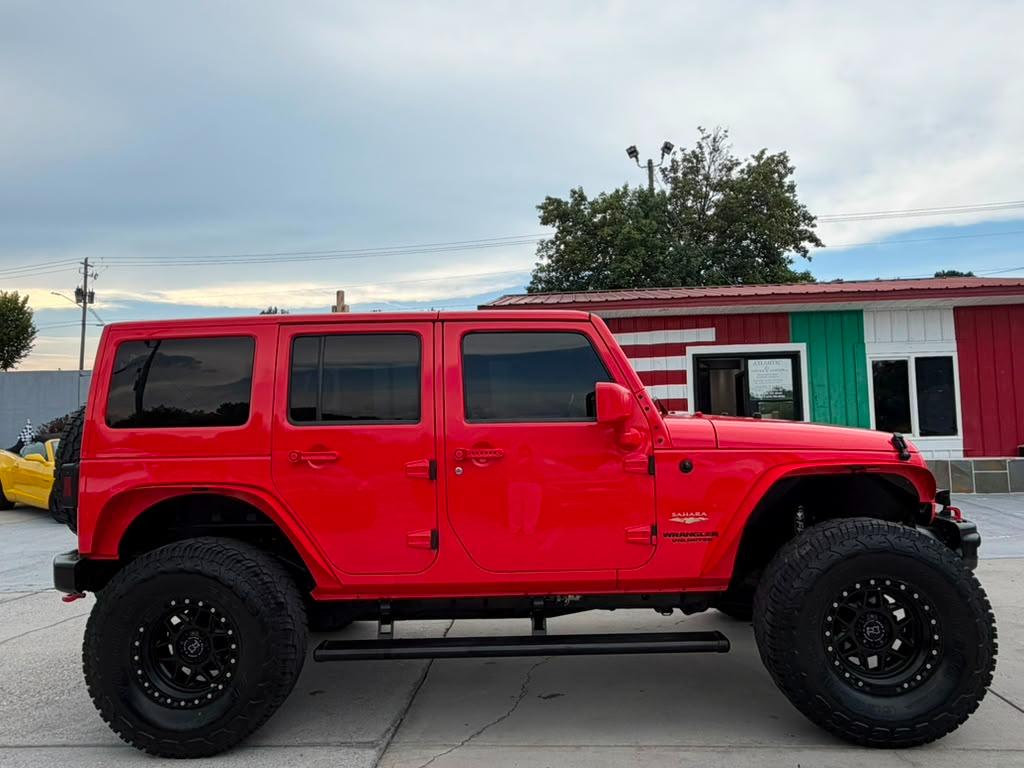 Jeep Wrangler Unlimited 4WD 4dr Sahara 2013