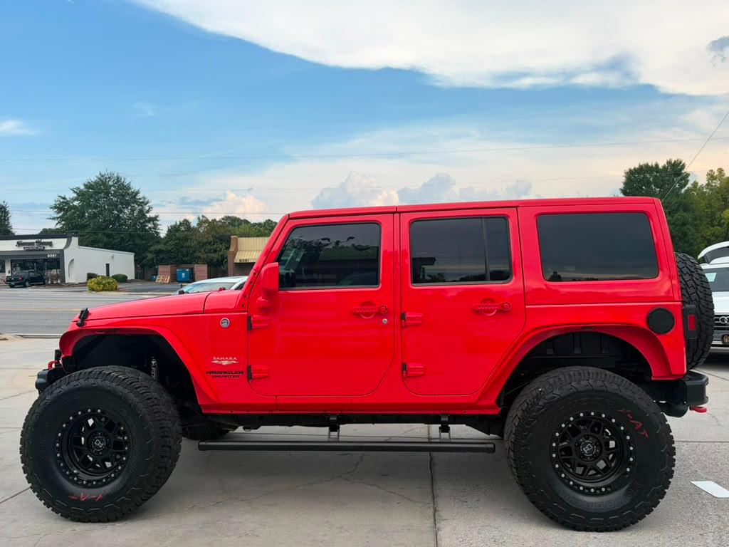 Jeep Wrangler Unlimited 4WD 4dr Sahara 2013