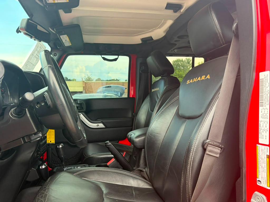 Jeep Wrangler Unlimited 4WD 4dr Sahara 2013