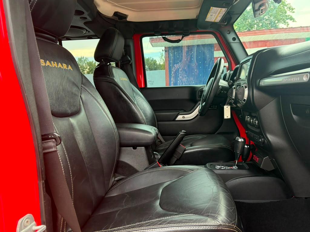 Jeep Wrangler Unlimited 4WD 4dr Sahara 2013