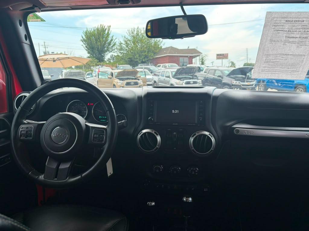 Jeep Wrangler Unlimited 4WD 4dr Sahara 2013