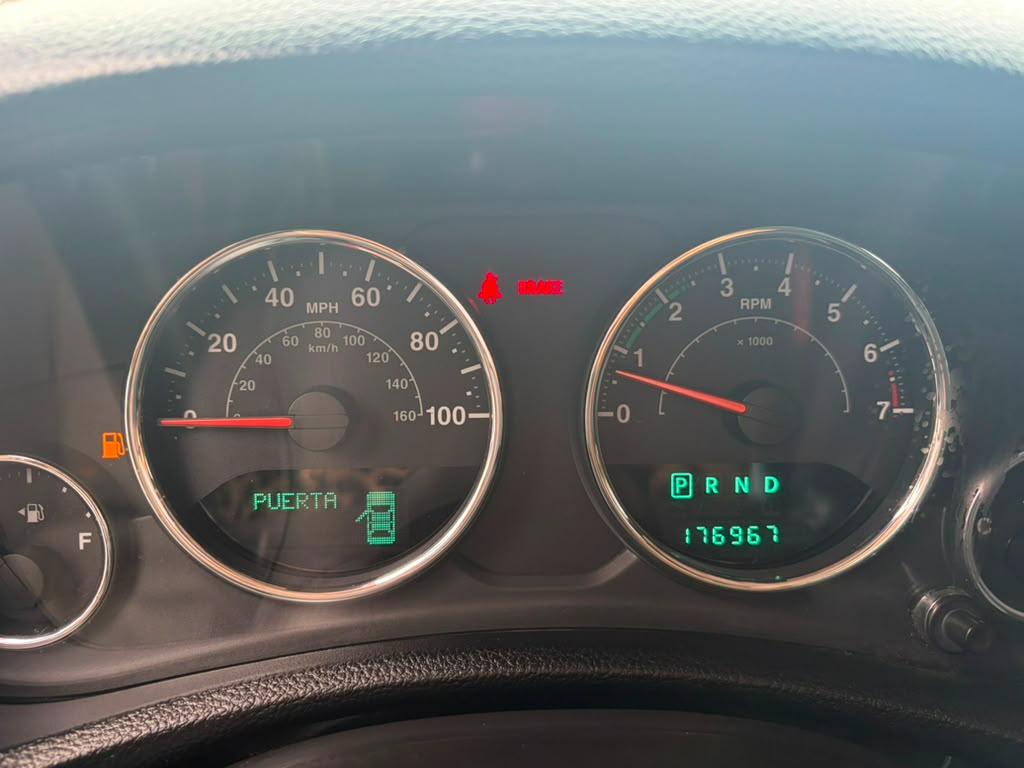 Jeep Wrangler Unlimited 4WD 4dr Sahara 2013