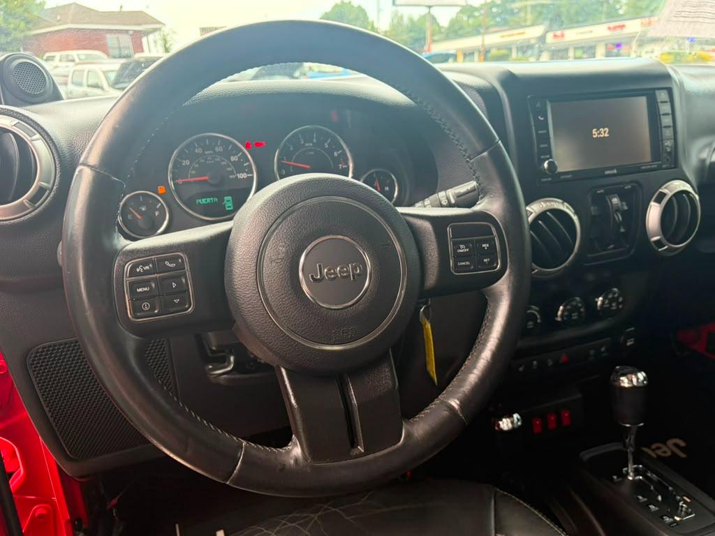Jeep Wrangler Unlimited 4WD 4dr Sahara 2013
