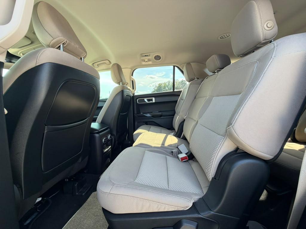 Ford Explorer Base RWD 2020