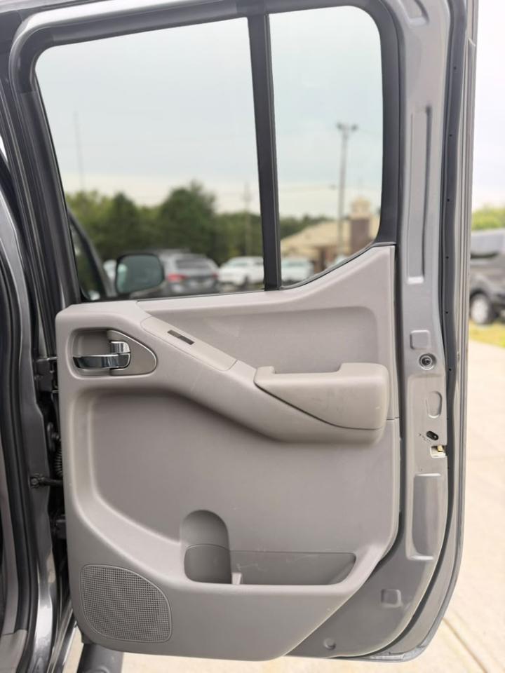 Nissan Frontier Crew Cab 4x4 SV Auto 2020
