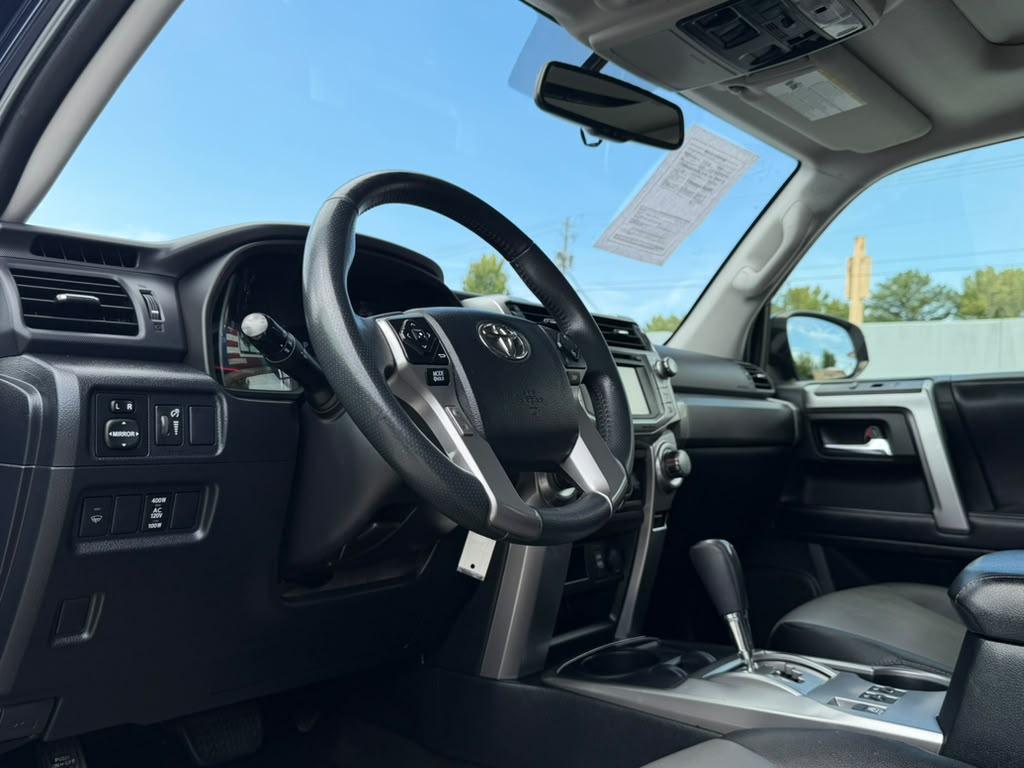 Toyota 4Runner SR5 Premium 2WD (Natl) 2018