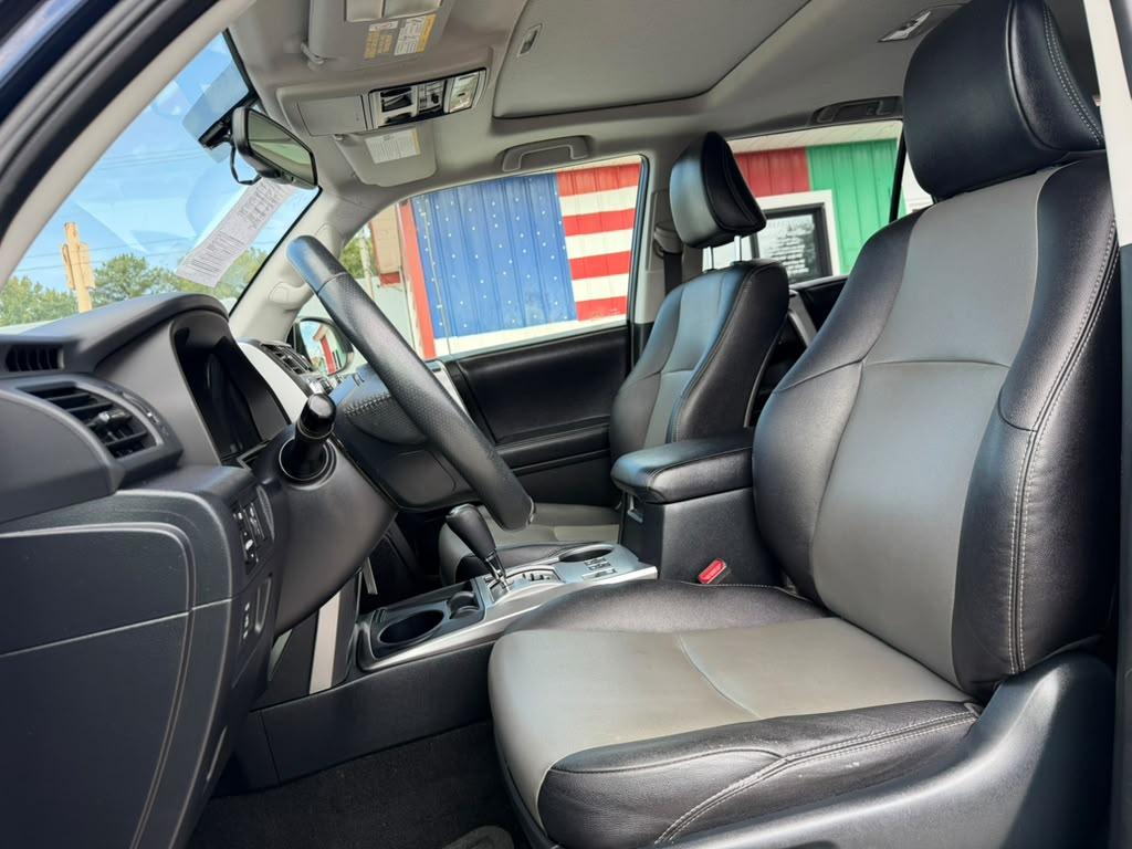 Toyota 4Runner SR5 Premium 2WD (Natl) 2018