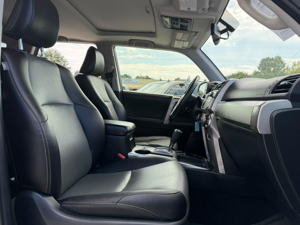 Toyota 4Runner SR5 Premium 2WD (Natl) 2018