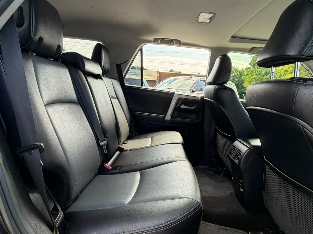 Toyota 4Runner SR5 Premium 2WD (Natl) 2018