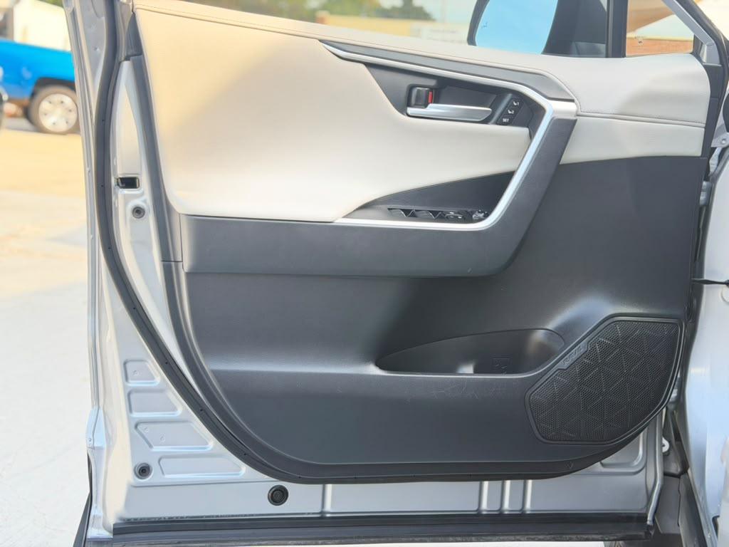 Toyota RAV4 Limited FWD (Natl) 2019