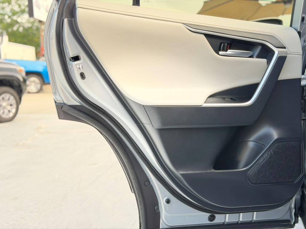 Toyota RAV4 Limited FWD (Natl) 2019