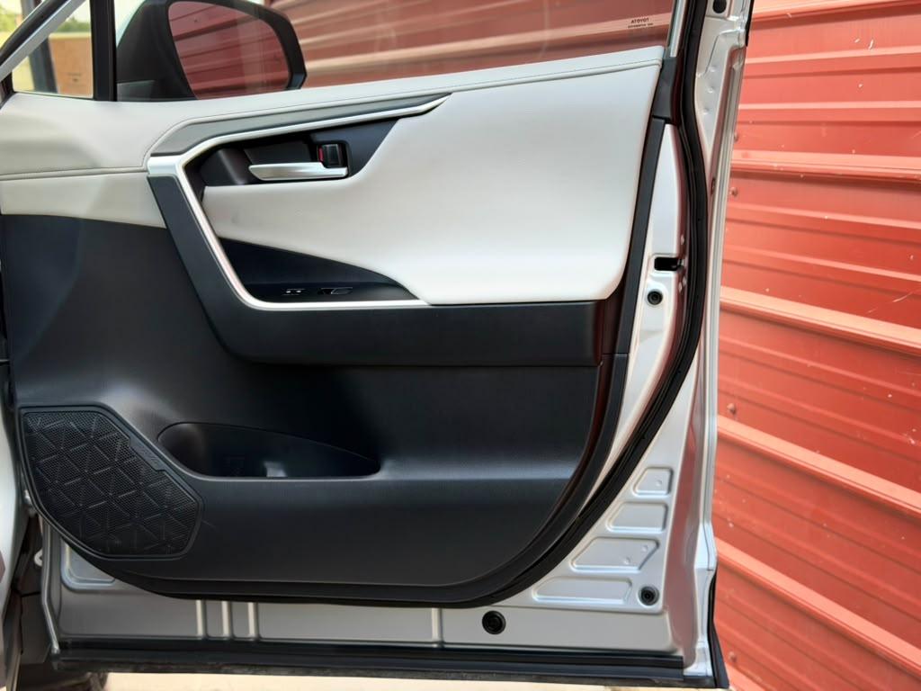 Toyota RAV4 Limited FWD (Natl) 2019