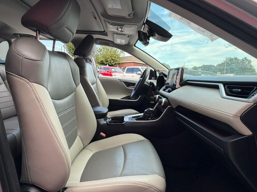 Toyota RAV4 Limited FWD (Natl) 2019