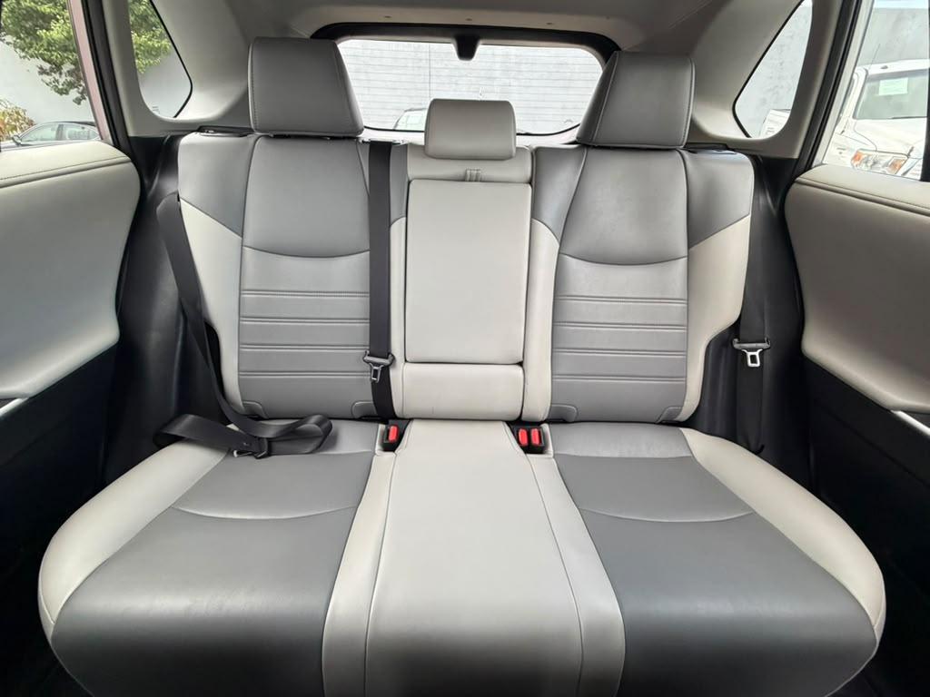 Toyota RAV4 Limited FWD (Natl) 2019