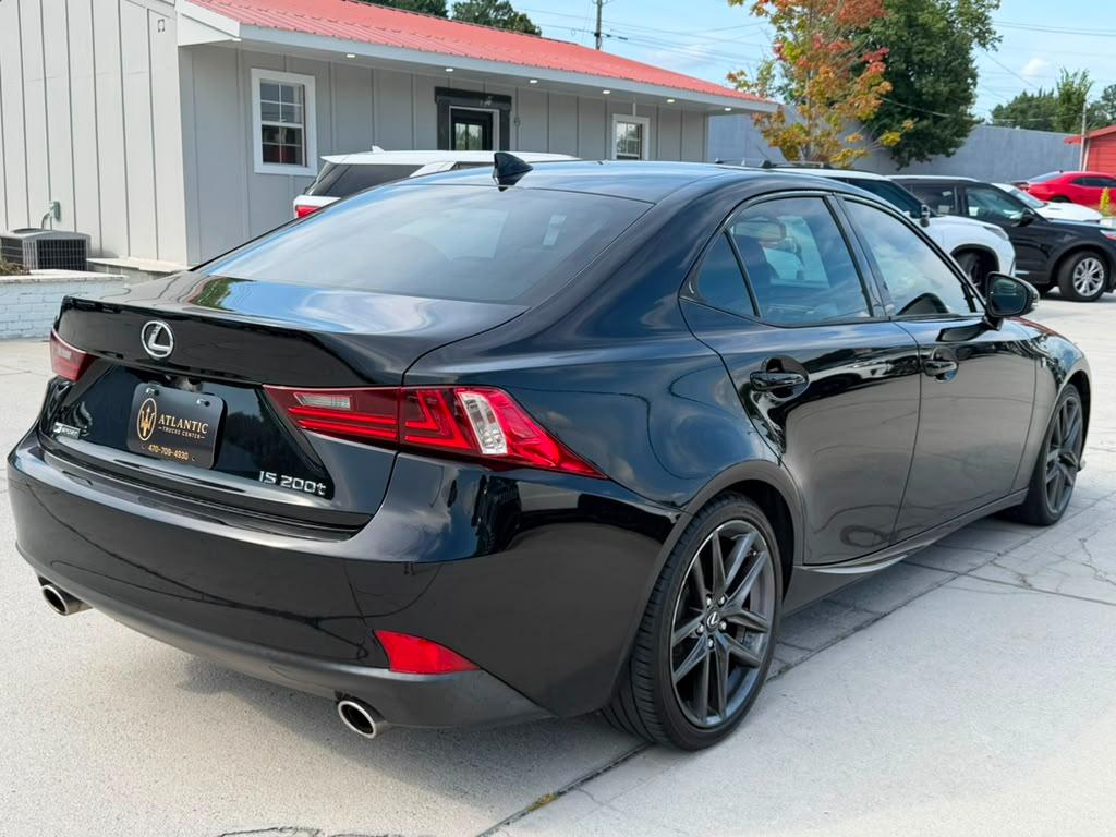 Lexus IS 200t 4dr Sdn 2016