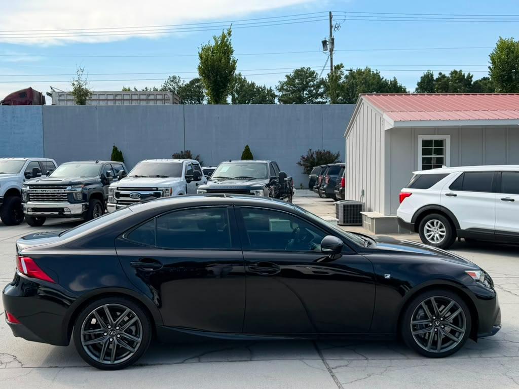 Lexus IS 200t 4dr Sdn 2016