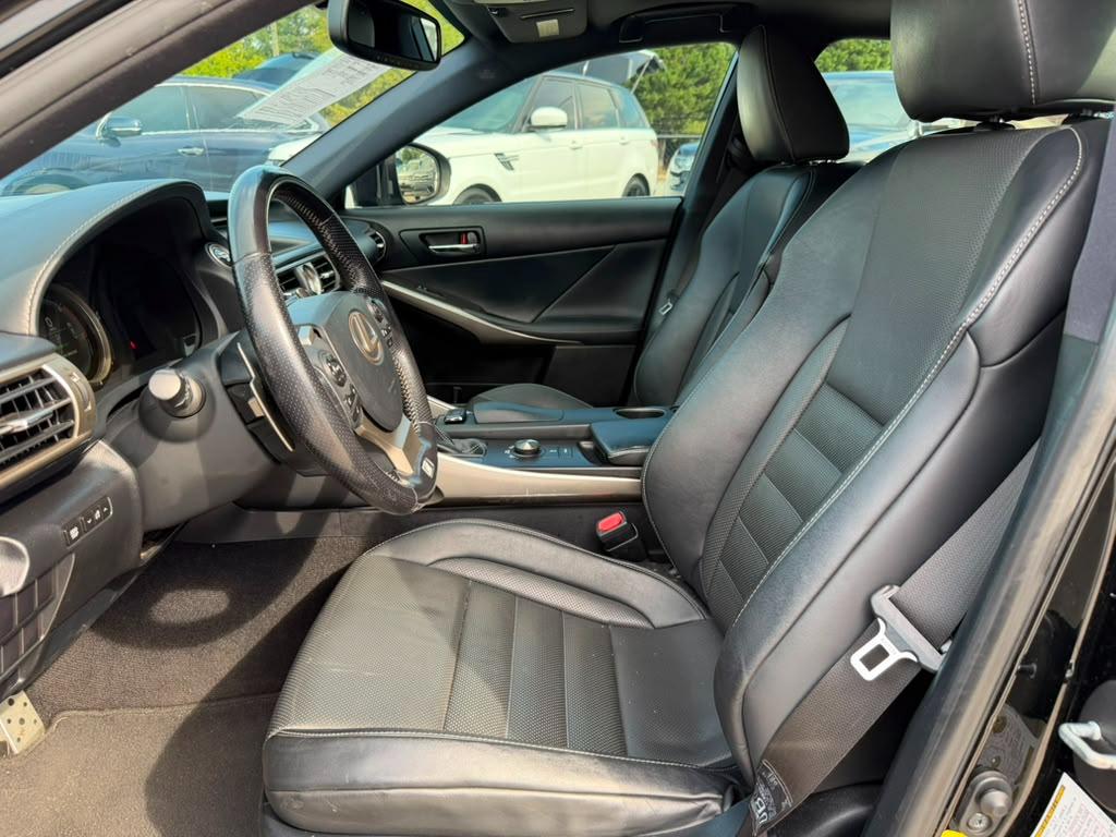 Lexus IS 200t 4dr Sdn 2016