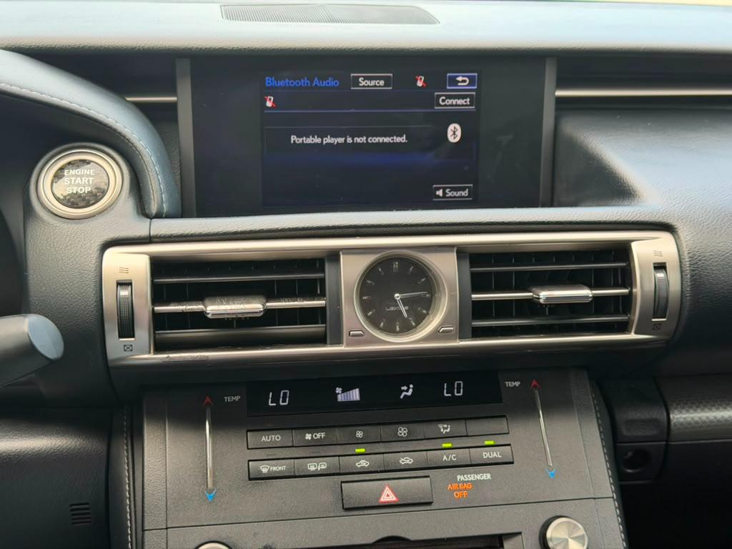 Lexus IS 200t 4dr Sdn 2016