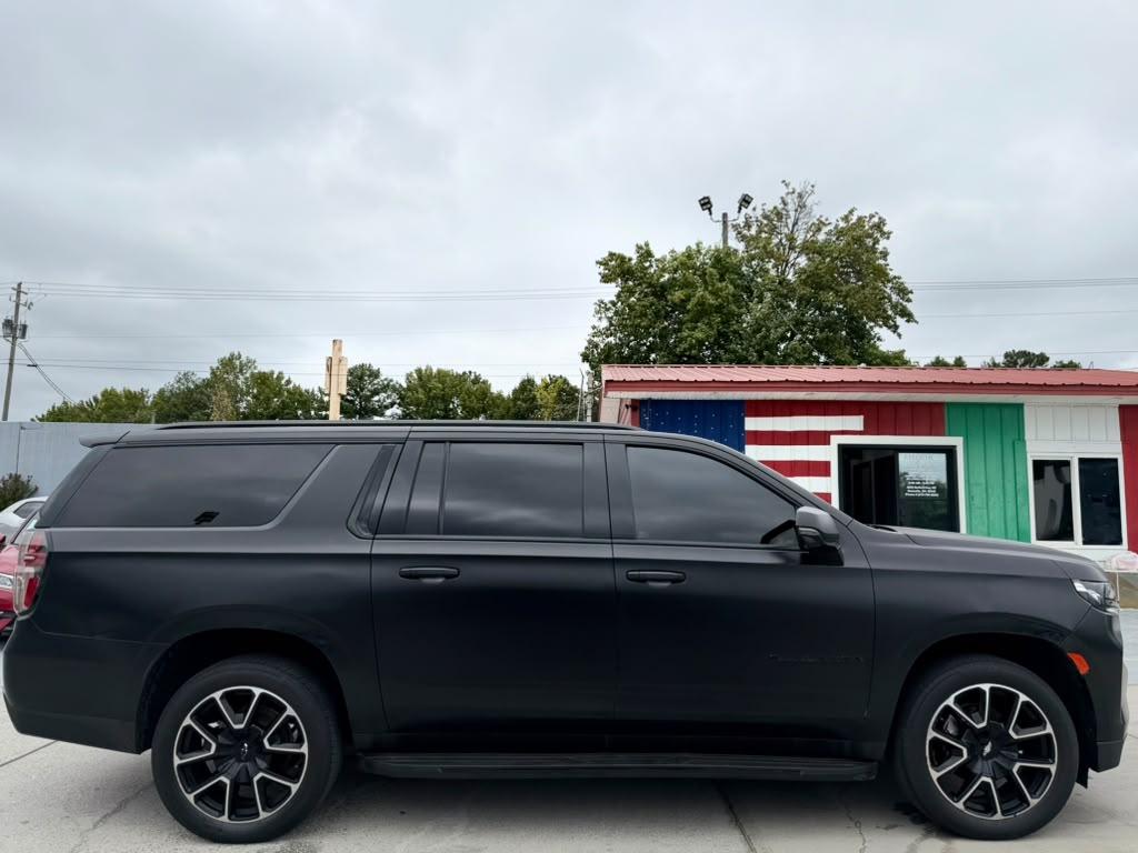 Chevrolet Suburban 4WD 4dr RST 2022