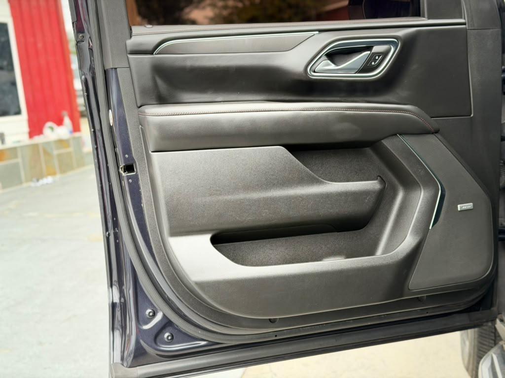 Chevrolet Suburban 4WD 4dr RST 2022