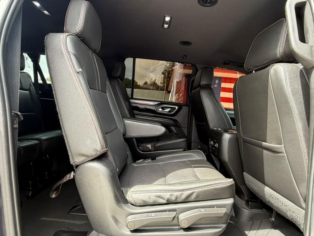 Chevrolet Suburban 4WD 4dr RST 2022