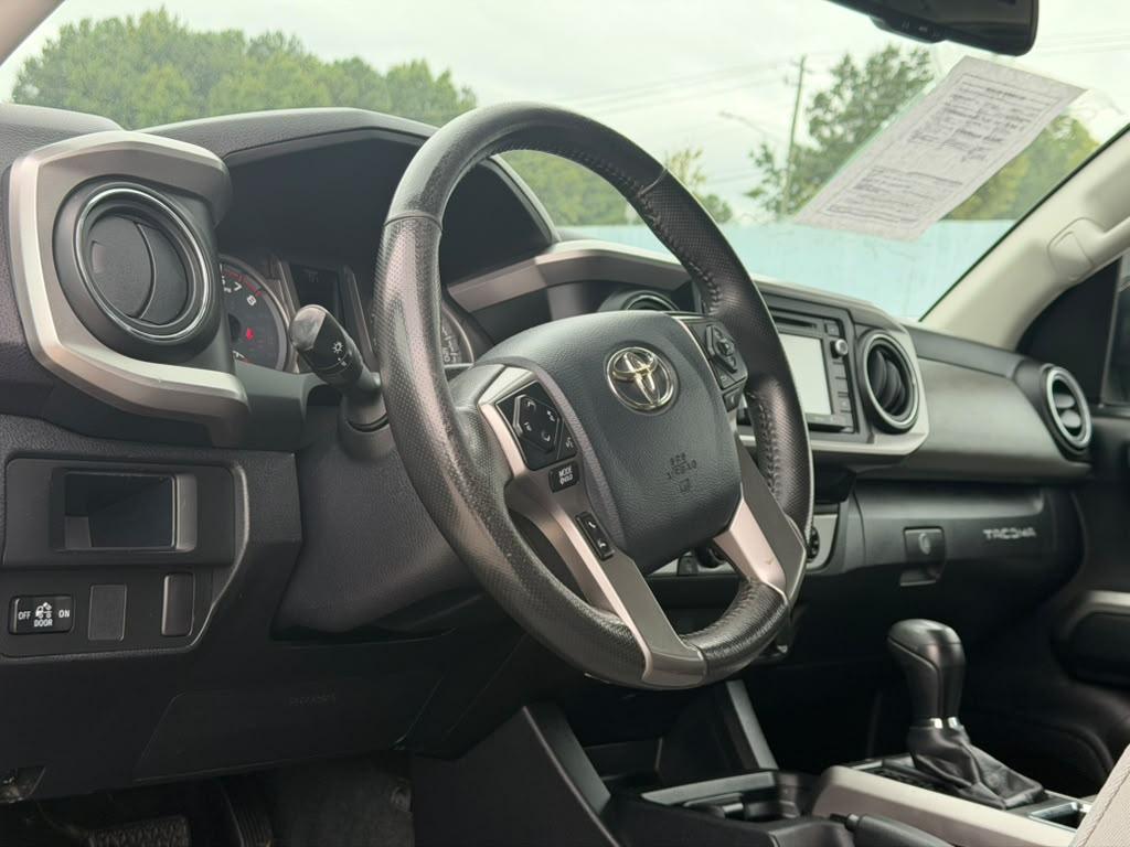 Toyota Tacoma TRD Off Road Double Cab 5' Bed V6 4x2 AT (Natl) 2017