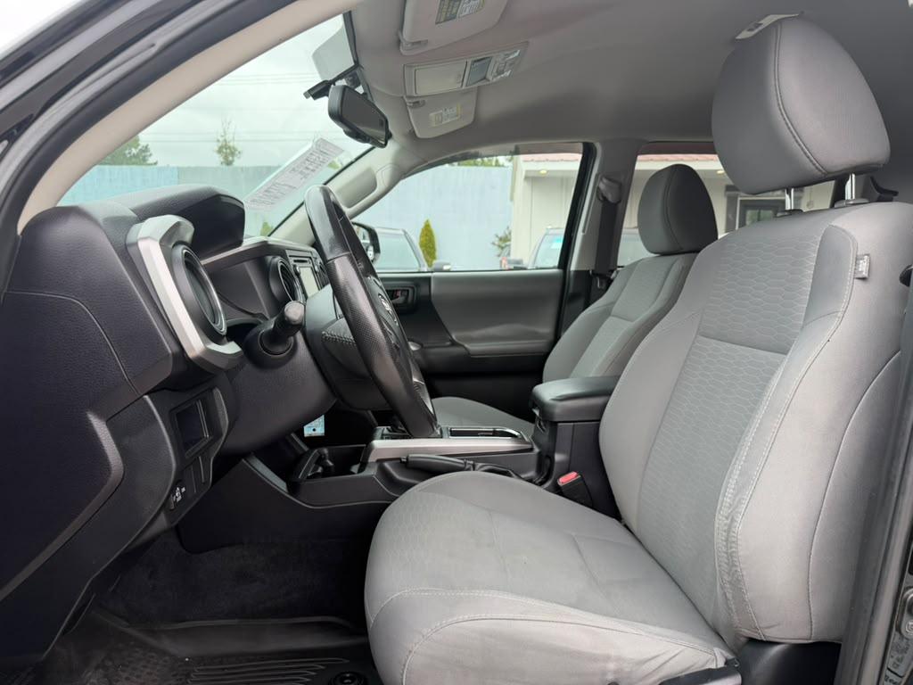 Toyota Tacoma TRD Off Road Double Cab 5' Bed V6 4x2 AT (Natl) 2017