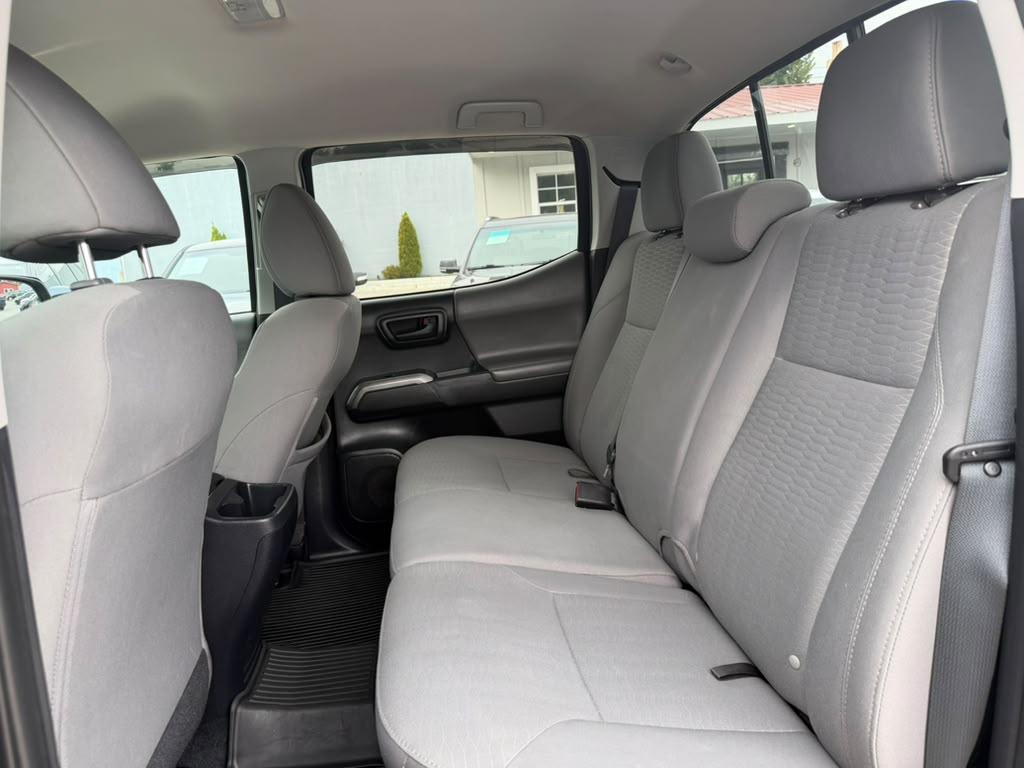 Toyota Tacoma TRD Off Road Double Cab 5' Bed V6 4x2 AT (Natl) 2017