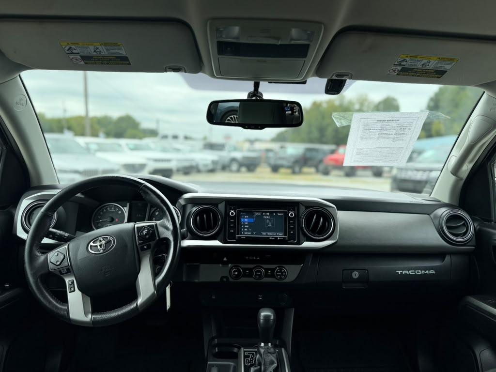 Toyota Tacoma TRD Off Road Double Cab 5' Bed V6 4x2 AT (Natl) 2017