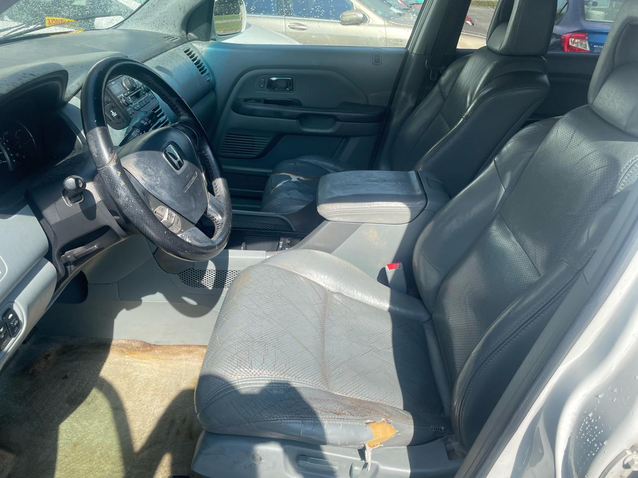 Honda Pilot EX w/ Leather and DVD 2005