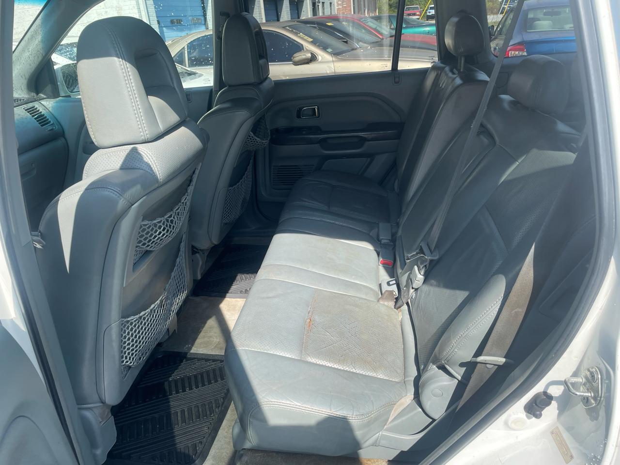 Honda Pilot EX w/ Leather and DVD 2005