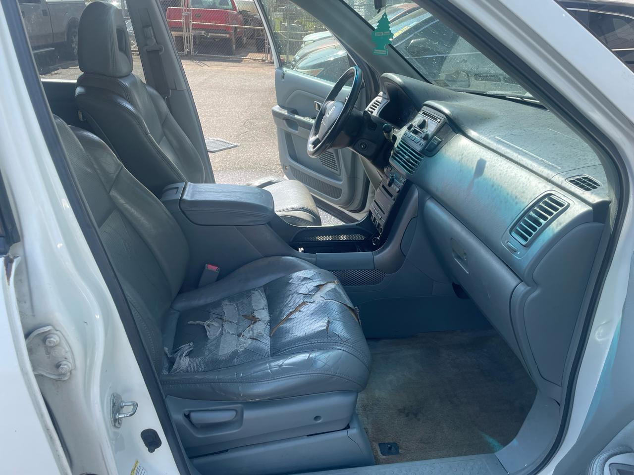 Honda Pilot EX w/ Leather and DVD 2005