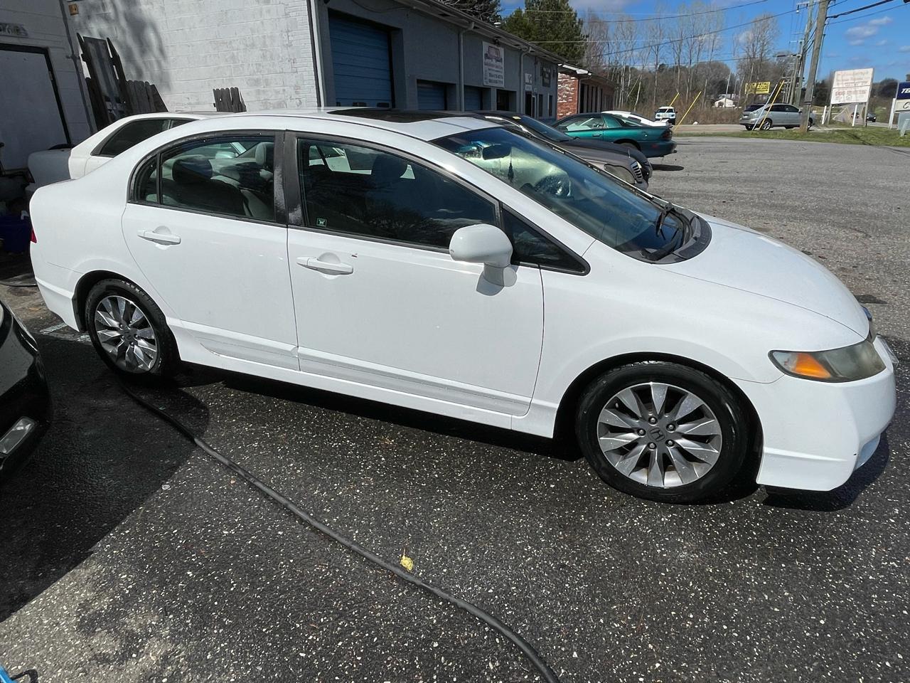 Honda Civic EX Sedan 5-Speed MT 2009