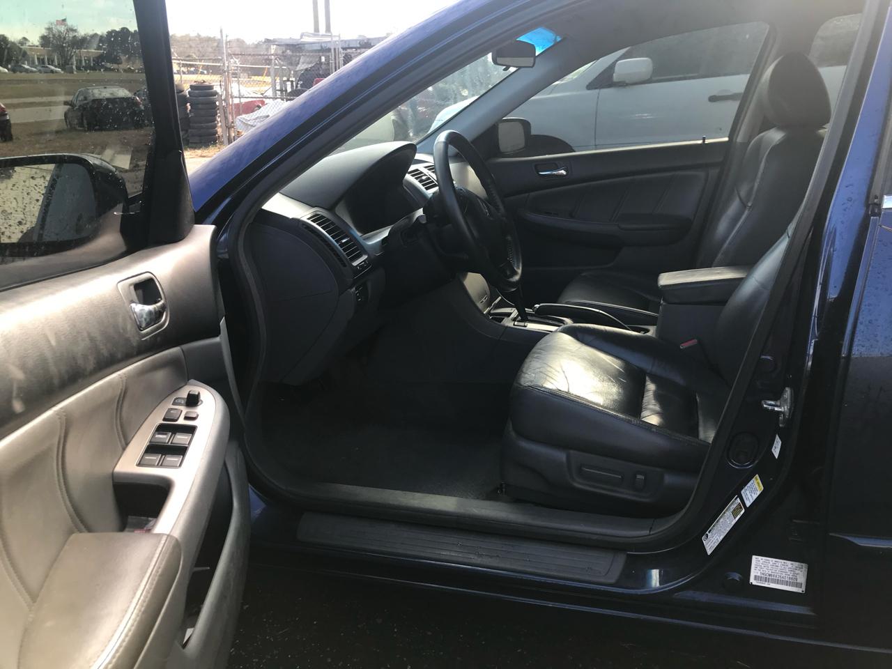 Honda Accord EX V-6 Sedan AT with Navigation System and XM Radi 2005