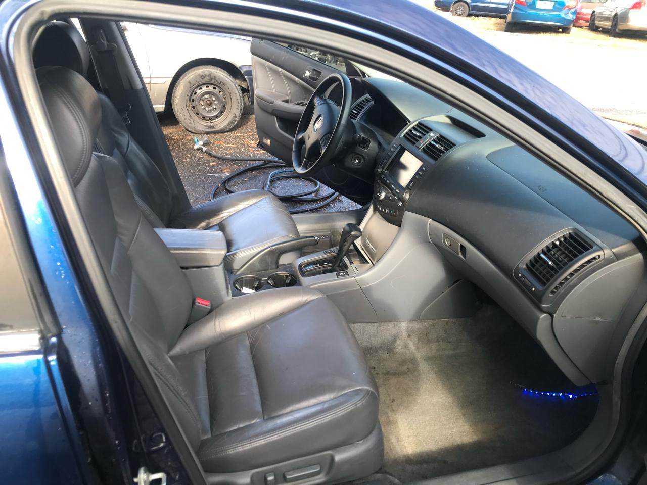 Honda Accord EX V-6 Sedan AT with Navigation System and XM Radi 2005