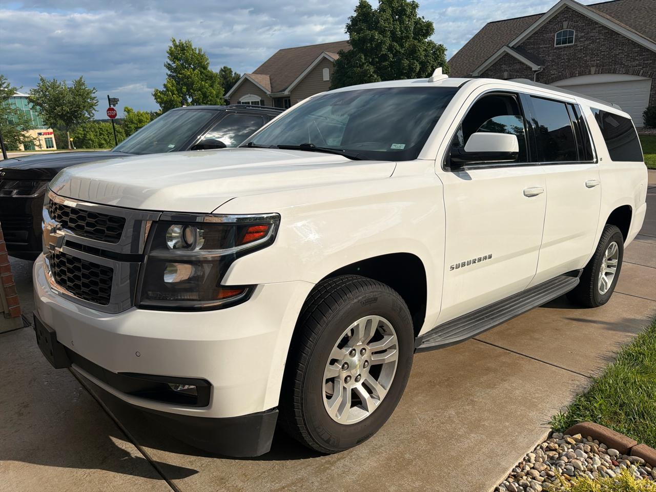 Chevrolet Suburban LT 4WD 2019