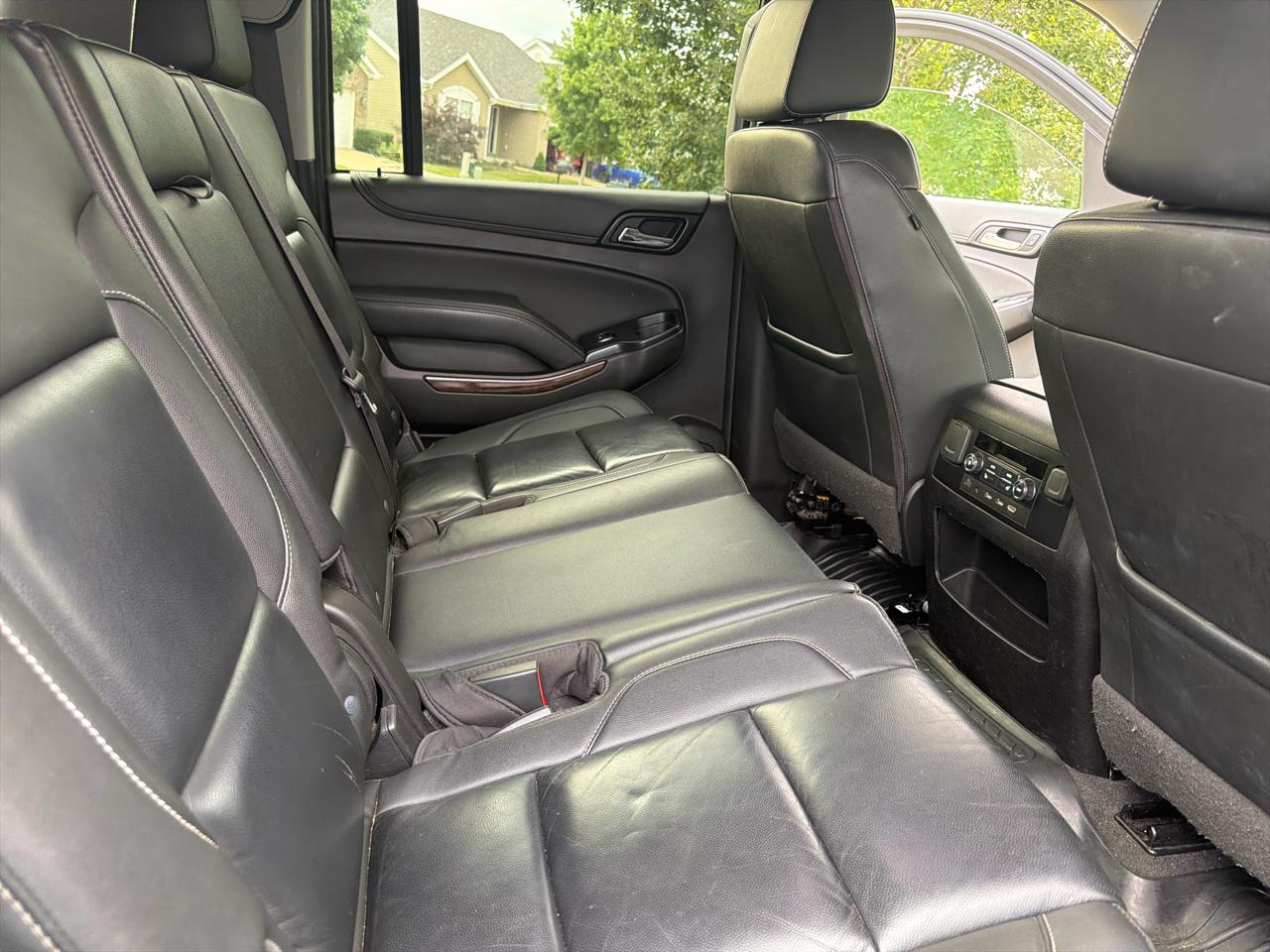 Chevrolet Suburban LT 4WD 2019