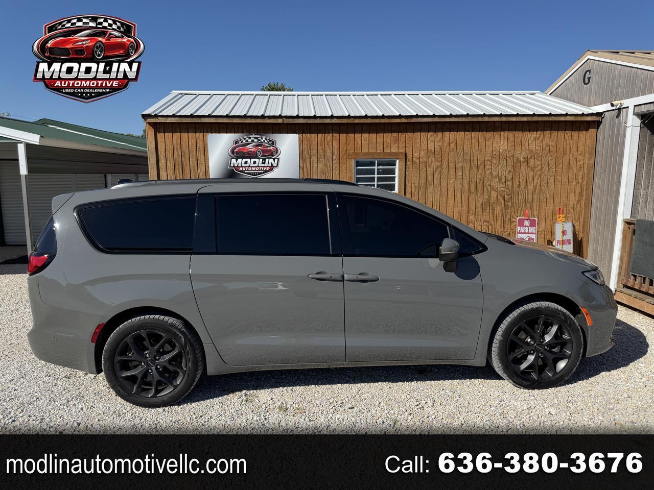 Chrysler Pacifica Touring L AWD 2023
