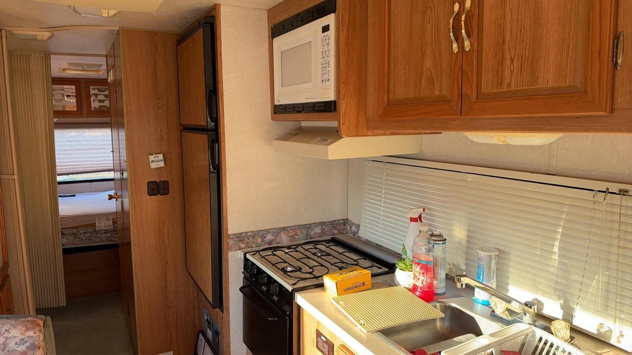 Ford Stripped Chassis Motorhome  1999
