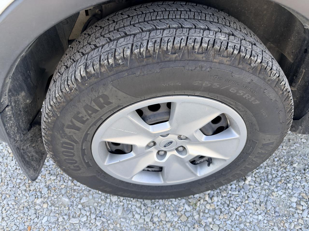 Ford Explorer Base 4WD 2013