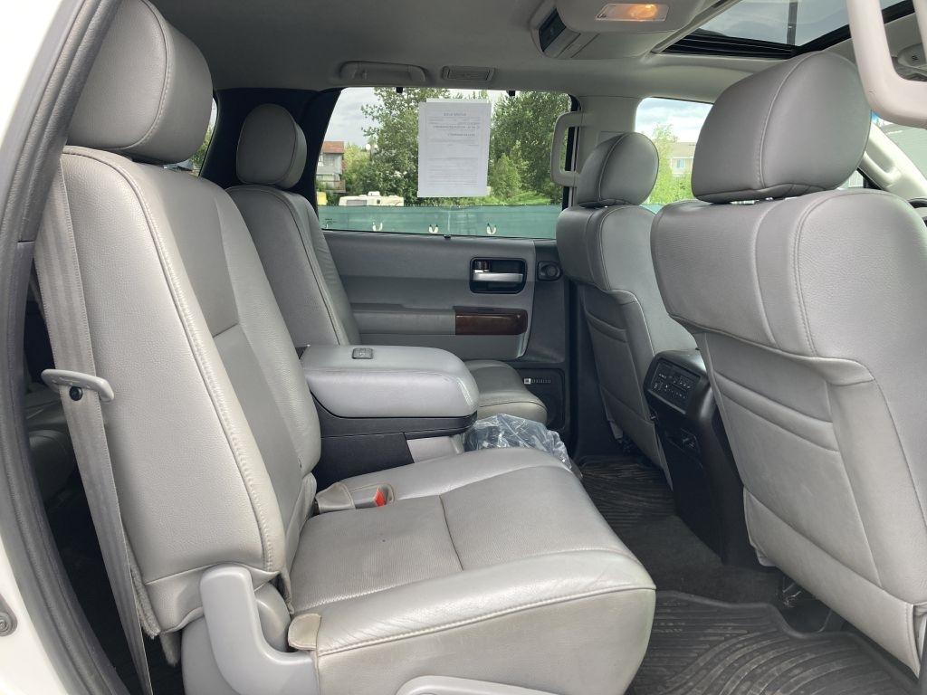Toyota Sequoia Plantium 4WD 2014
