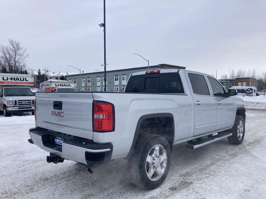 GMC Sierra 2500HD Denali Crew Cab 4WD 2015
