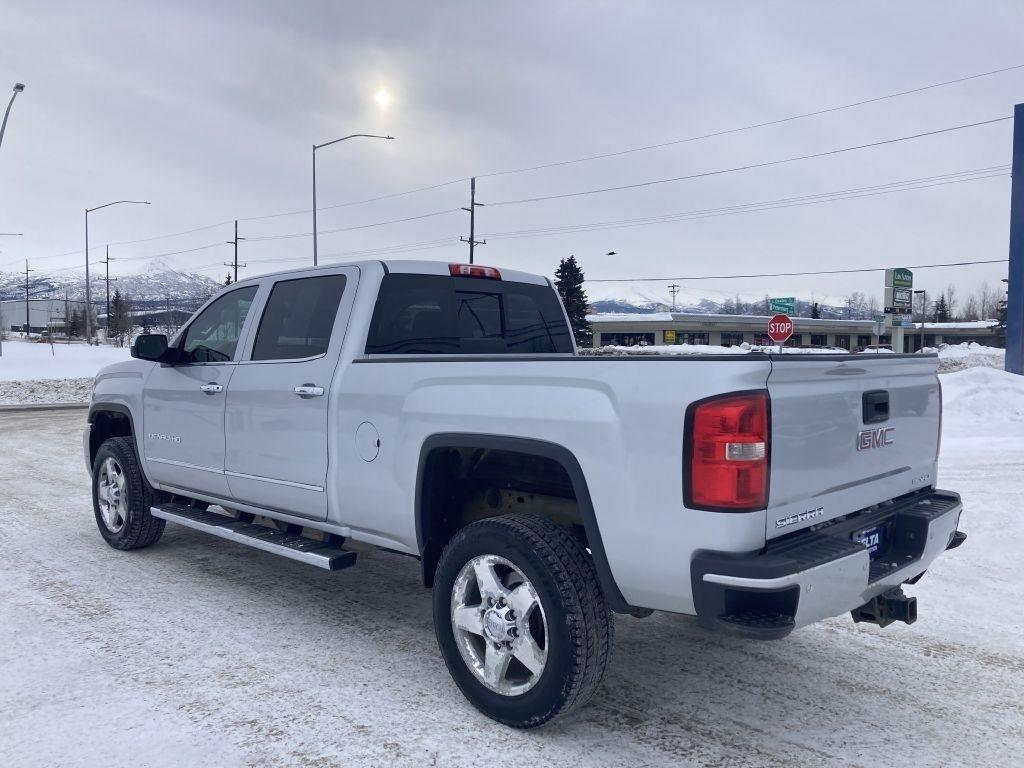 GMC Sierra 2500HD Denali Crew Cab 4WD 2015