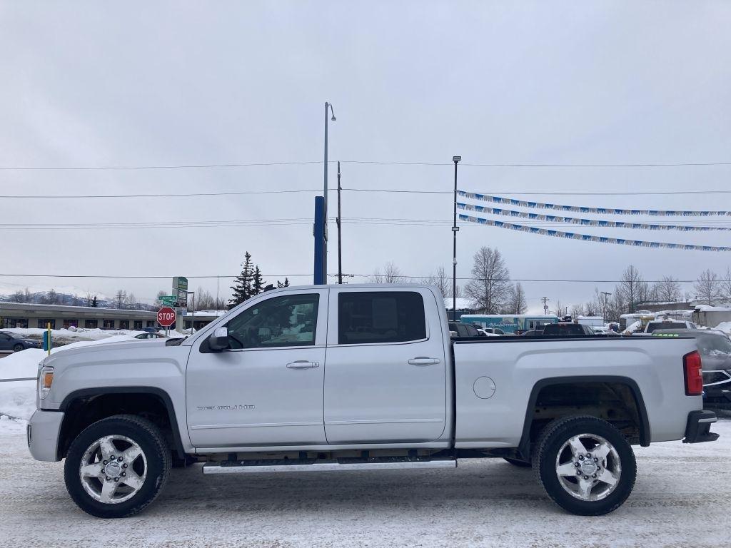 GMC Sierra 2500HD Denali Crew Cab 4WD 2015