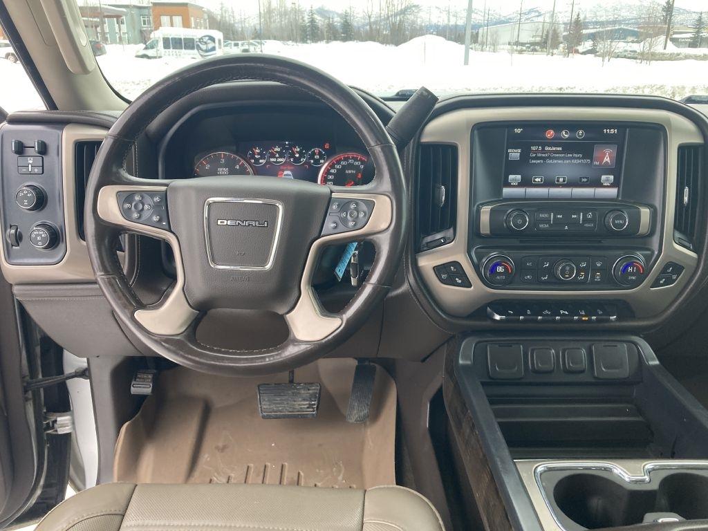 GMC Sierra 2500HD Denali Crew Cab 4WD 2015