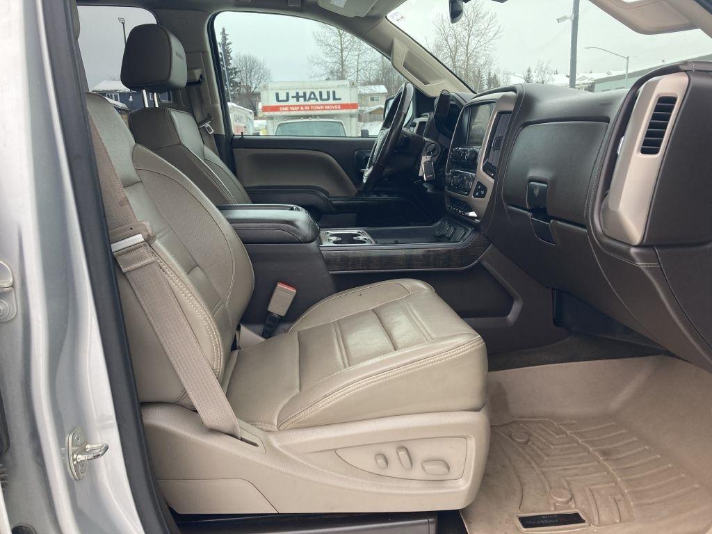 GMC Sierra 2500HD Denali Crew Cab 4WD 2015