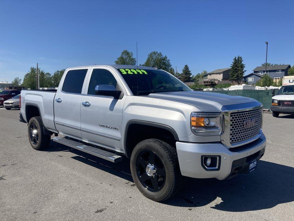 GMC Sierra 2500HD Denali Crew Cab 4WD 2015