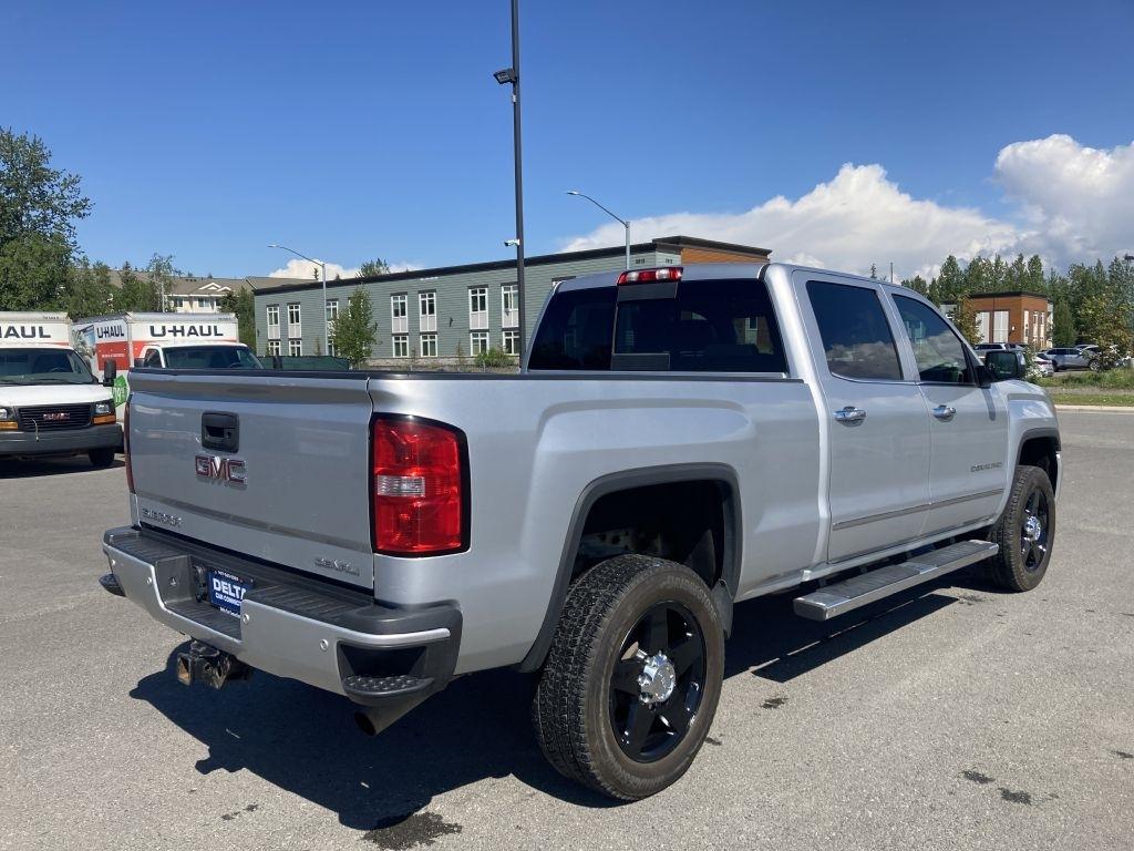 GMC Sierra 2500HD Denali Crew Cab 4WD 2015