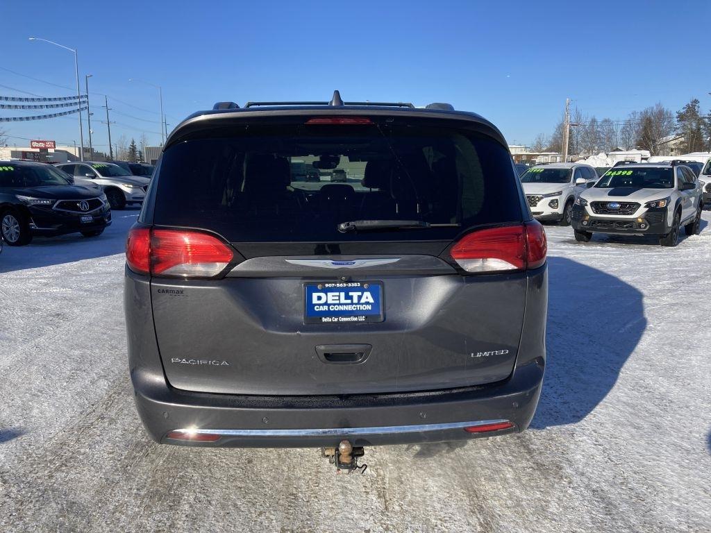 Chrysler Pacifica Limited 2018